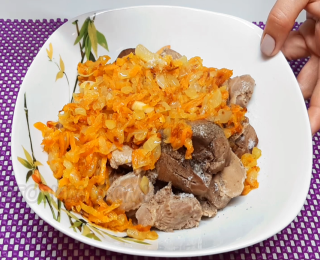 Смешиваем паштет печеночный
