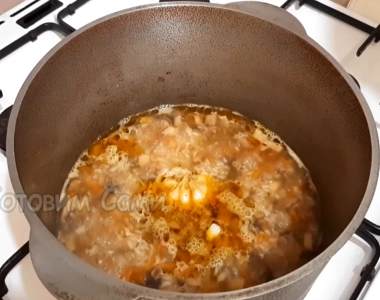 Доводим плов до кипения
