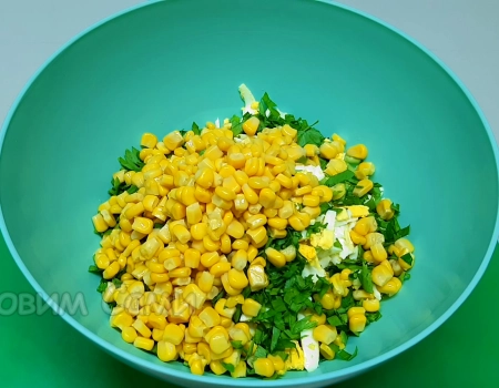 Зелень и кукуруза