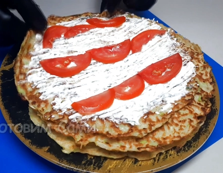 Формируем рулеты из кабачков