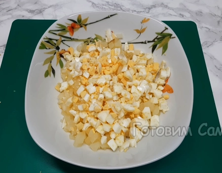 добавляем яйца