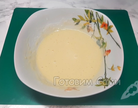 добавляем муку