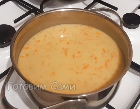 добавляем сливки в крем-суп