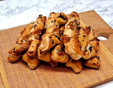 слойки с оливками