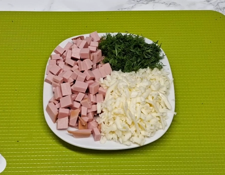 колбаса сыр зелень