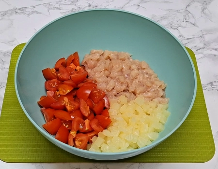 курица, ананас, помидор
